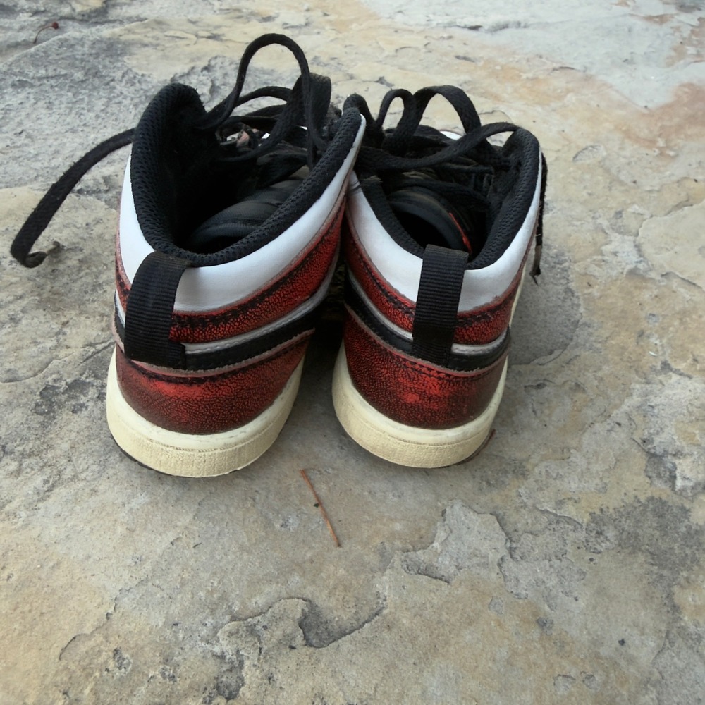 Nike Air Jordan Retro 1 Mid SE GS Toddler Shoes Size 13C Black Infrared - Picture 6 of 10